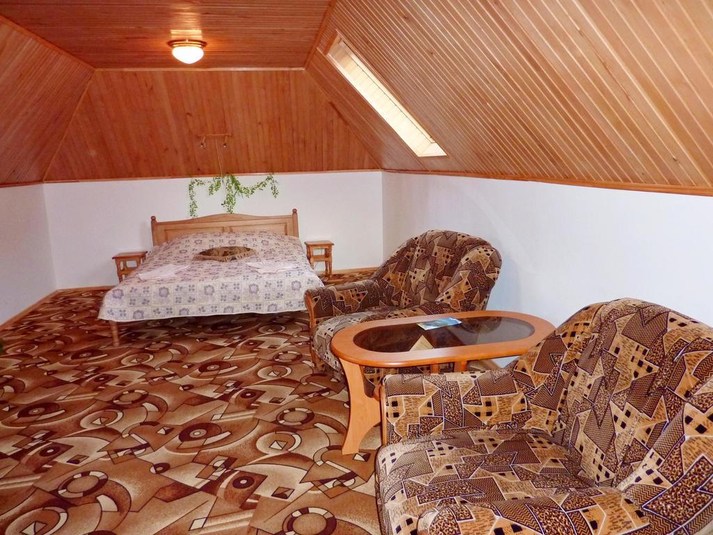 Sadyba Bilya Richky Yaremche Habitación foto